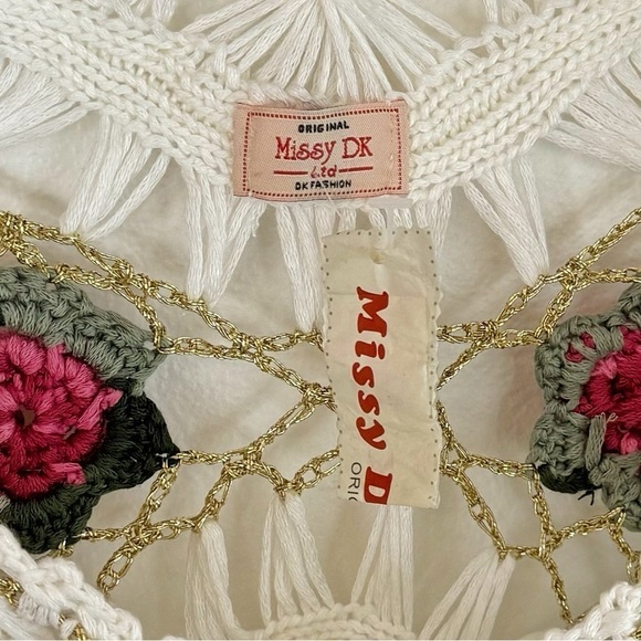 NWT! VINTAGE 60's DK FASHION Women's Crochet Floral Blouse Gold Detailing MISSY - Picture 2 of 5